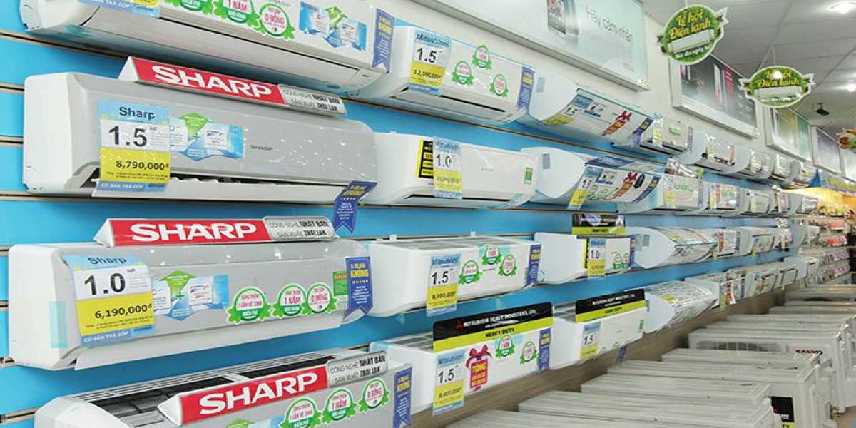 ❄️ Máy lạnh treo tường cũ – Hàng trưng bày: Mới 95–98%, tiết kiệm đến 40%, bảo hành dài hạn Meta title: Máy lạnh treo tường trưng bày – Cũ như mới, tiết kiệm chi phí, zin 100% Meta description: Máy lạnh treo tường hàng trưng bày – mới 95–98%, tiết kiệm 30–40%, làm lạnh nhanh, vận hành ổn định, zin 100%, bảo hành 6–12 tháng, hỗ trợ lắp đặt tận nơi. 🧊 Giới thiệu sản phẩm Bạn đang tìm kiếm máy lạnh chất lượng gần như mới nhưng giá rẻ hơn đáng kể? Máy lạnh treo tường cũ – hàng trưng bày chính là lựa chọn lý tưởng. Đây là dòng sản phẩm chưa qua sử dụng thực tế, chủ yếu dùng để trưng bày tại showroom, nên ngoại hình và hiệu năng gần như mới 95–98%, linh kiện zin 100%, đã được kiểm định kỹ thuật. Máy thường thuộc các thương hiệu nổi tiếng như Daikin, Panasonic, LG, Toshiba, Casper..., đa dạng công suất từ 1.0HP đến 2.5HP, đáp ứng tốt cho phòng ngủ, phòng khách, văn phòng nhỏ, căn hộ...