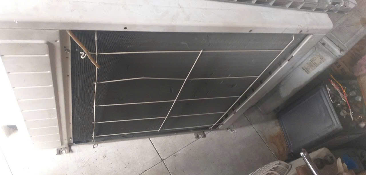 Máy lạnh cũ Daikin FTKC50 2hp Inverter R-32a Máy lạnh cũ Daikin FTKC50 2hp Inverter R-32a