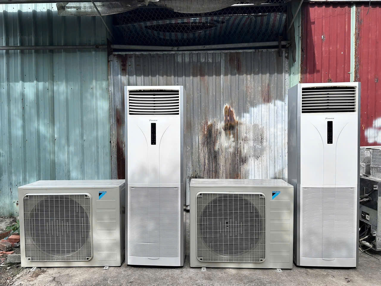 Máy lạnh cũ Tủ đứng Daikin 5Hp FVRN125 Malaysia Máy lạnh cũ Tủ đứng Daikin 5Hp FVRN125 Malaysia
