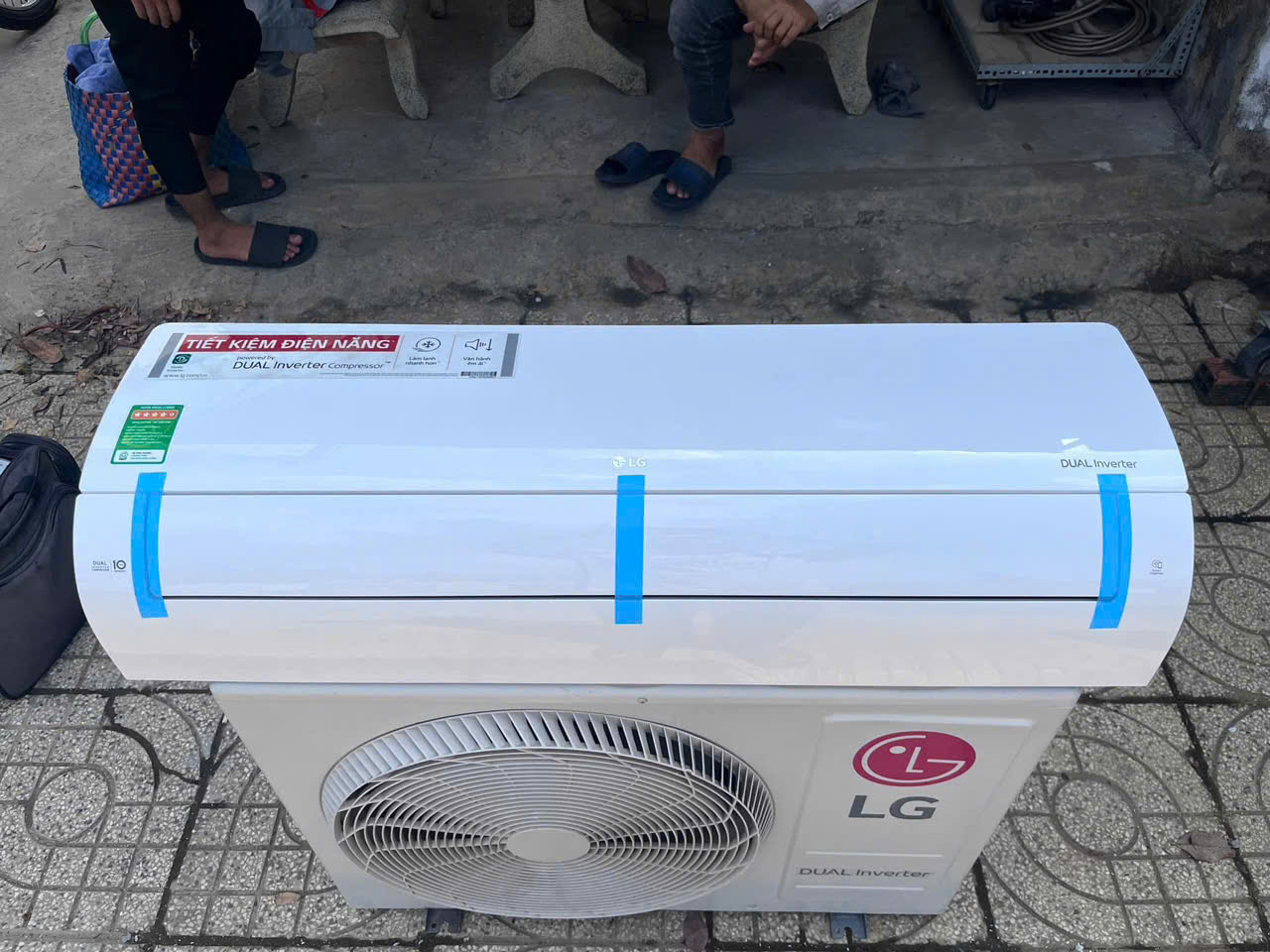 Máy lạnh cũ LG 2.5Hp Inverter gas R-32a Máy lạnh cũ LG 2.5Hp Inverter gas R-32a