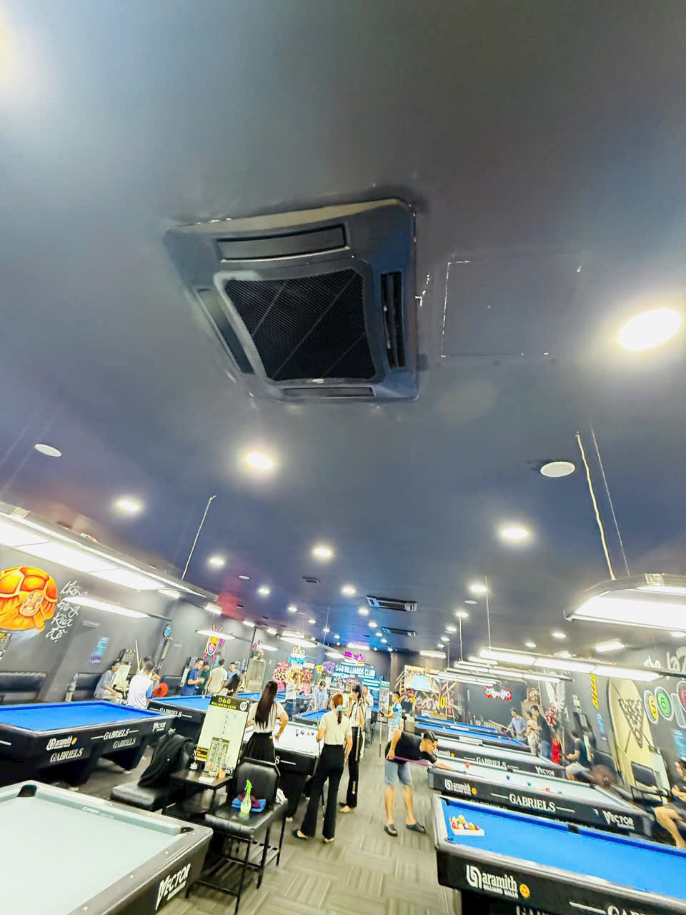Thi công máy lạnh âm trần tại Bạc Liêu – Chuyên nghiệp, Nhanh chóng, Giá hợp lý Thịnh Khang Minh chuyên nhận thi công, lắp đặt máy lạnh âm trần tại Bạc Liêu cho nhiều loại công trình: nhà ở, văn phòng, showroom, cửa hàng, nhà hàng, khách sạn, nhà xưởng, kho lạnh… Với đội ngũ kỹ thuật viên tay nghề cao, chúng tôi cam kết mang đến giải pháp làm mát thẩm mỹ – hiệu quả – bền bỉ. Thi công máy lạnh âm trần tại Bạc Liêu – Chuyên nghiệp, Nhanh chóng, Giá hợp lý Thịnh Khang Minh chuyên nhận thi công, lắp đặt máy lạnh âm trần tại Bạc Liêu cho nhiều loại công trình: nhà ở, văn phòng, showroom, cửa hàng, nhà hàng, khách sạn, nhà xưởng, kho lạnh… Với đội ngũ kỹ thuật viên tay nghề cao, chúng tôi cam kết mang đến giải pháp làm mát thẩm mỹ – hiệu quả – bền bỉ.